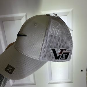 New Nike Golf Hat